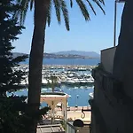 Port & *