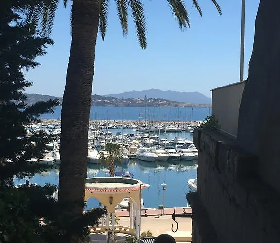 Port & *